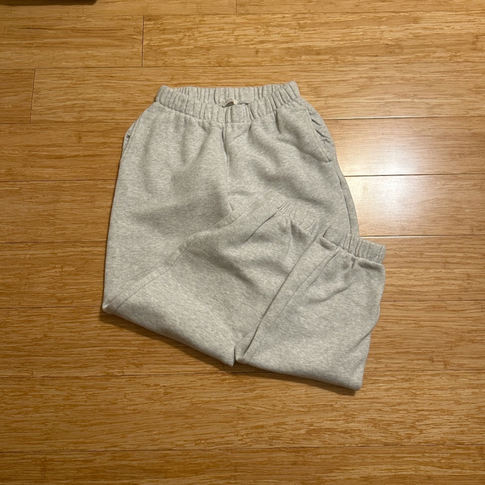 brandy melville light grey rosa sweatpants